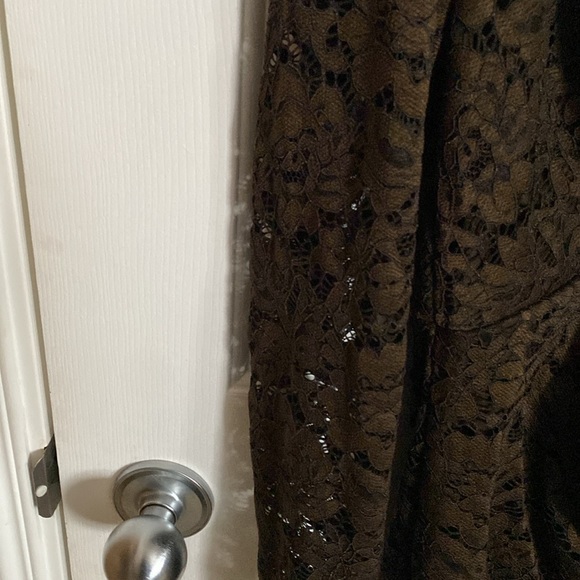 LE CHÂTEAU V-neck dress NWT - Picture 3 of 8